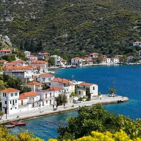 Kassi's Seaside Escape *