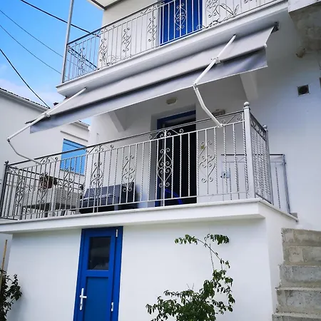 Kassi's Seaside Escape