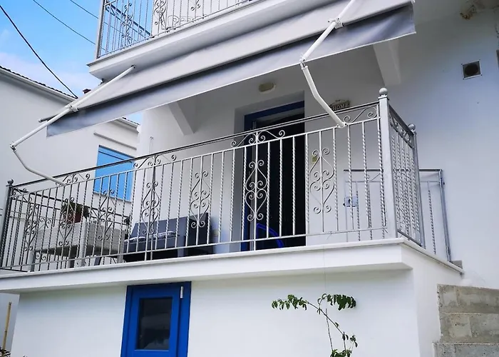 Kassi's Seaside Escape